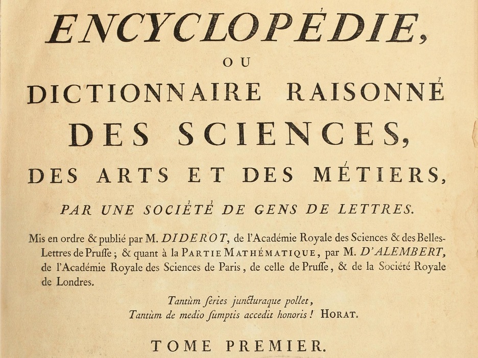 Une page couverture jaunie du livre Encyclopédie ou dictionnaire raisonné des sciences, des arts et des métiers Une page couverture jaunie du livre Encyclopédie ou dictionnaire raisonné des sciences, des arts et des métiers