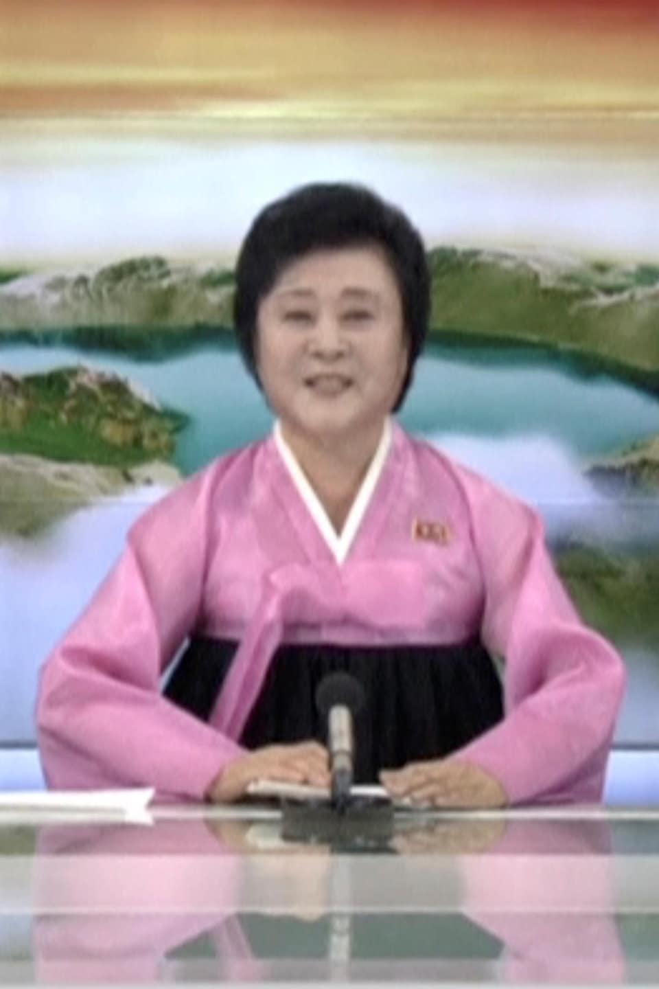 La présentatrice de nouvelles de la télévision d’État nord-coréenne a évoqué avec émotion un essai « historique ». La présentatrice de nouvelles de la télévision d’État nord-coréenne a évoqué avec émotion un essai « historique ».