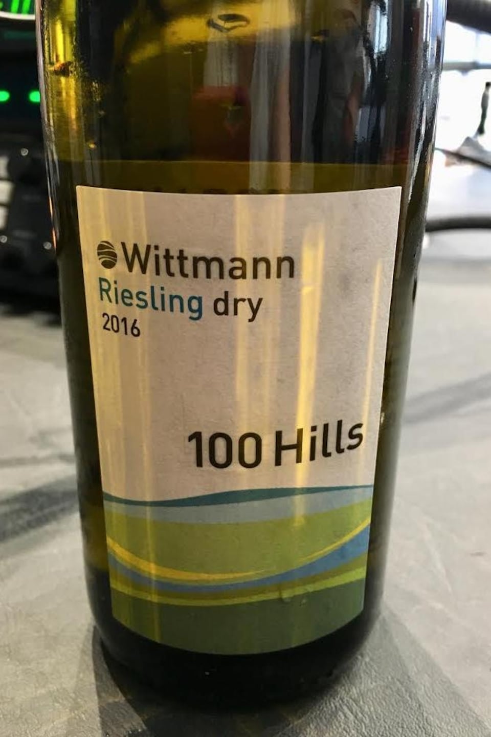 Weingut Wittmann Riesling 100 Hills 2016, Code SAQ : 13109700 , 20,75$ Weingut Wittmann Riesling 100 Hills 2016, Code SAQ : 13109700 , 20,75$